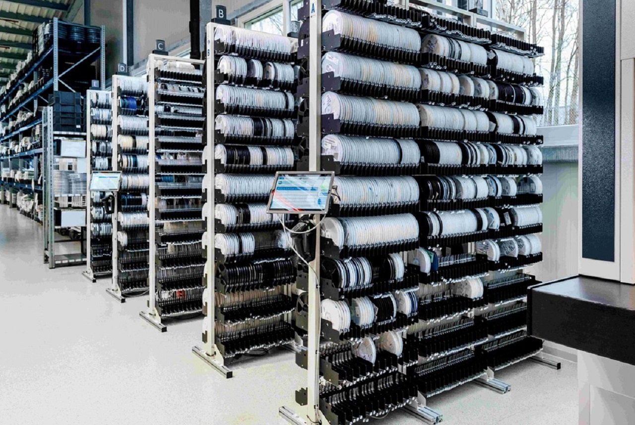 How Can Smart Reel Racks Streamline Your Material Handling Process?