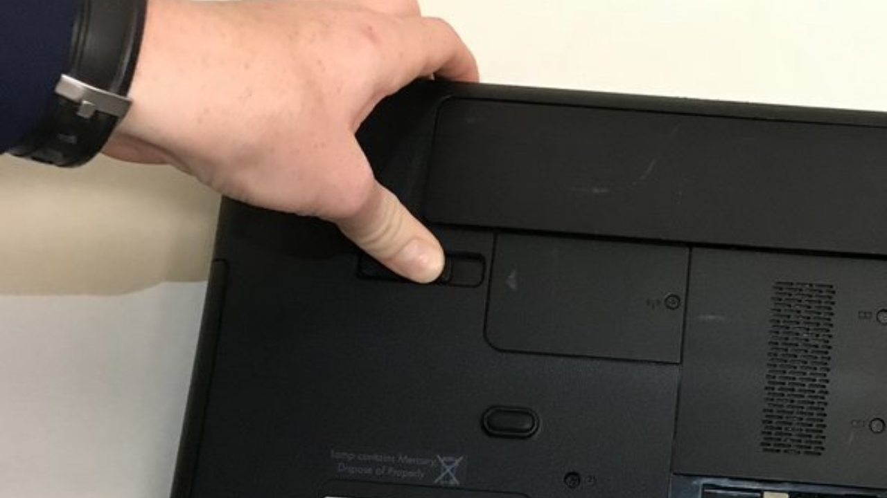 7 Signs Your Laptop Battery Needs Immediate Replacement