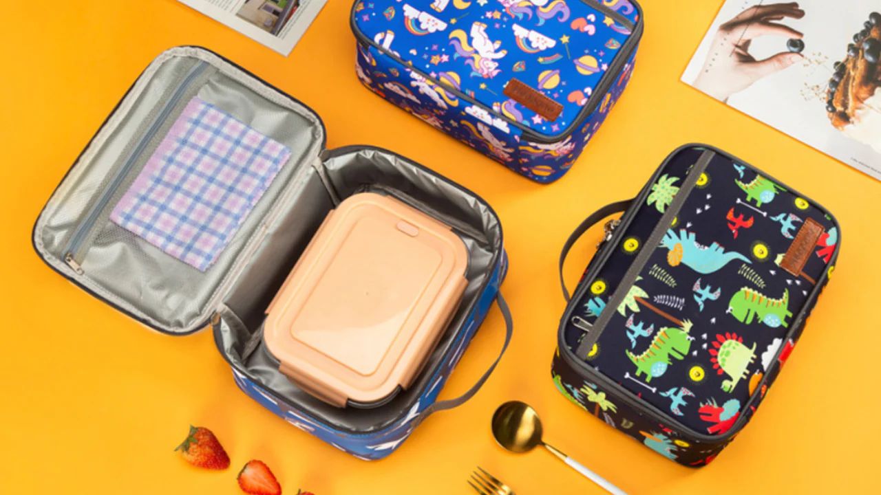 Custom Branded Lunch Bags: The Guide to Logo Application and Flexible MOQs